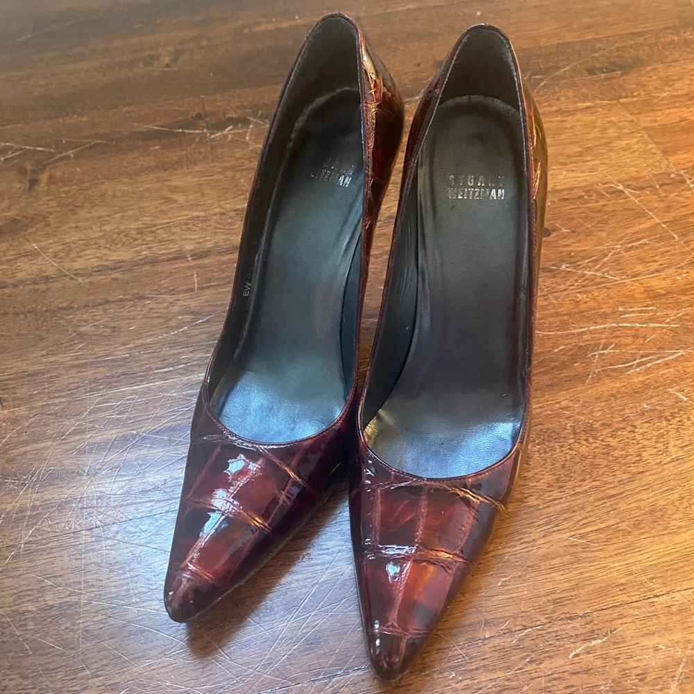 stuart weitzman red patent croc 👠 pumps